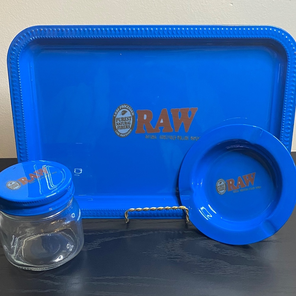 Hand designed rolling Trey set, includes ash tray and stash jar.